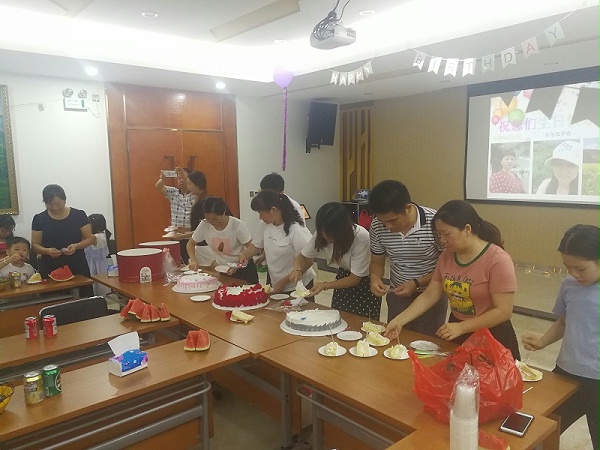 国丰橡塑员工生日会